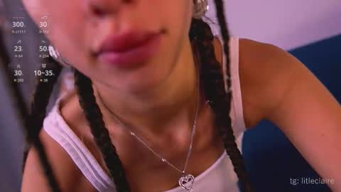 Snapshot of claire_amoure chatting on November 15, 6:22 am Claire online show from November 15, 6:22 am