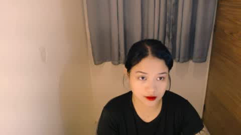 Snapshot of claire_andersen chatting on April 4, 6:33 am claire online show from April 4, 6:33 am