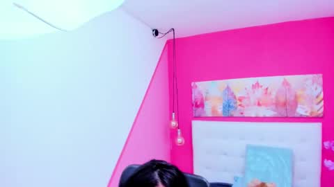 Snapshot of claire_aristizabal chatting on December 26, 12:38 pm claire aristizabal online show from December 26, 12:38 pm