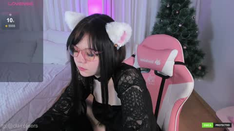 Snapshot of clairefaers chatting on December 8, 9:24 am Claire Faers online show from December 8, 9:24 am