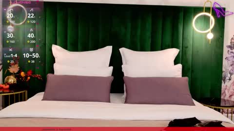 Claire online show from November 9, 2:48 pm