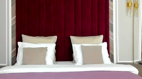 Claire online show from April 19, 2:38 pm