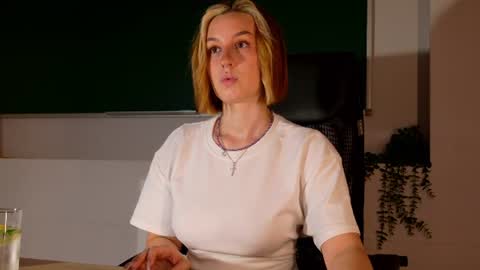 Claire online show from July 4, 3:07 pm