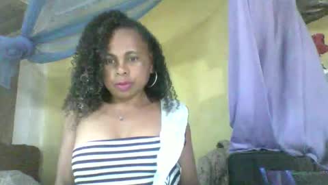 clairette9794 online show from June 7, 6:11 pm