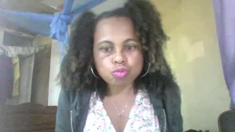clairette9794 online show from June 8, 7:36 pm