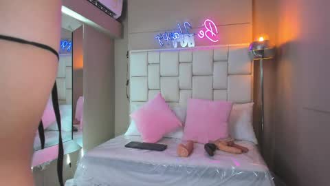 Claire UwU online show from April 1, 1:41 pm