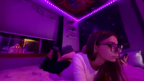 Snapshot of clairewalkerrr chatting on October 21, 5:41 am clairewalkerrr online show from October 21, 5:41 am