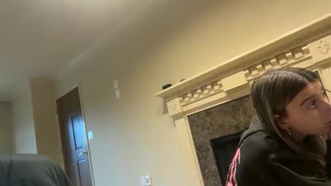 Snapshot of clairewalkerrr chatting on December 4, 6:16 pm clairewalkerrr online show from December 4, 6:16 pm