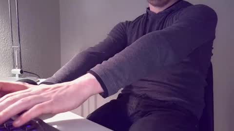 clamshive7 online show from March 26, 9:31 pm