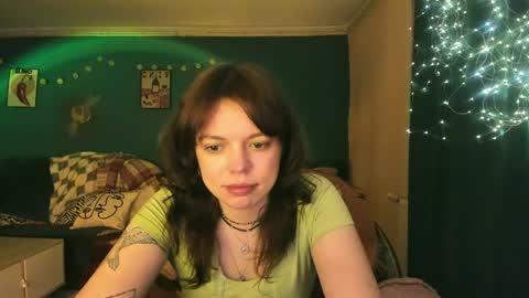 Snapshot of clancyosbourne chatting on May 1, 6:23 pm Clancy online show from May 1, 6:23 pm
