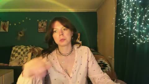 Snapshot of clancyosbourne chatting on May 29, 7:45 pm Clancy online show from May 29, 7:45 pm