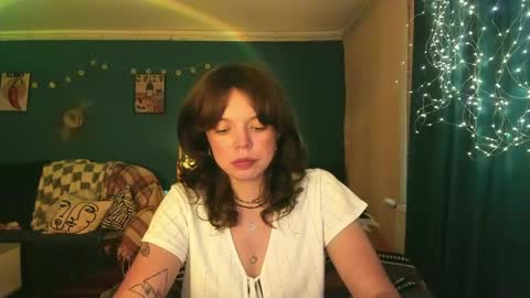 Snapshot of clancyosbourne chatting on June 3, 5:18 pm Clancy online show from June 3, 5:18 pm