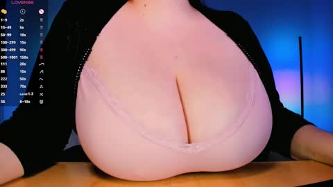 Snapshot of clara4love chatting on February 20, 1:46 am Clara online show from February 20, 1:46 am