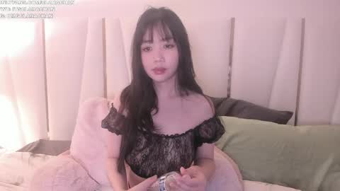 Snapshot of clara_chan chatting on April 15, 4:19 am IG online show from April 15, 4:19 am