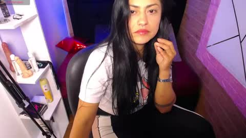 claraa luna online show from April 21, 1:42 am