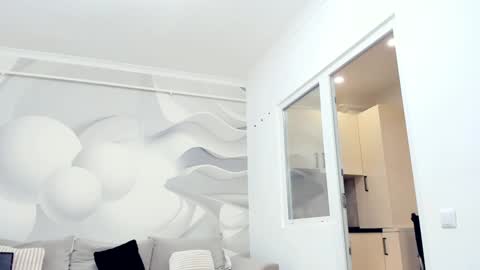 Clara and Nicky online show from January 7, 8:17 am