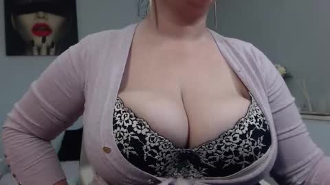 Snapshot of clarareed chatting on September 20, 6:53 pm Clara online show from September 20, 6:53 pm