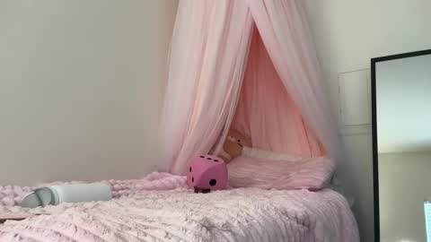 Clara online show from April 18, 7:58 pm