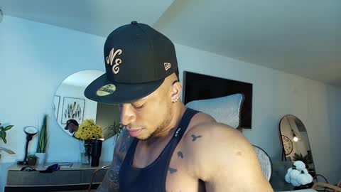 Snapshot of clark_strong chatting on January 27, 8:39 pm clark_strong online show from January 27, 8:39 pm