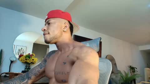 Snapshot of clark_strong chatting on February 23, 1:02 am clark_strong online show from February 23, 1:02 am