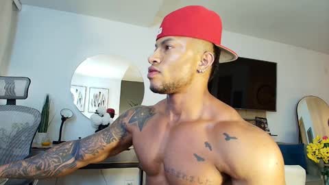 Snapshot of clark_strong chatting on March 1, 2:48 am clark_strong online show from March 1, 2:48 am