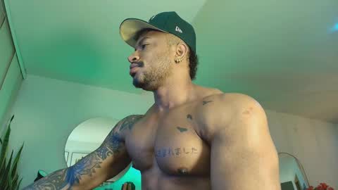 Snapshot of clark_strong chatting on September 20, 11:00 am clark_strong online show from September 20, 11:00 am