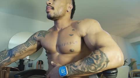 Snapshot of clark_strong chatting on September 25, 8:23 pm clark_strong online show from September 25, 8:23 pm