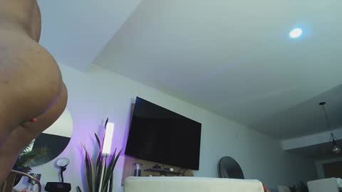 Snapshot of clark_strong chatting on November 6, 9:37 pm clark_strong online show from November 6, 9:37 pm