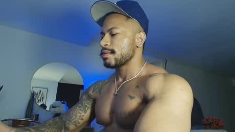 Snapshot of clark_strong chatting on November 12, 8:52 pm clark_strong online show from November 12, 8:52 pm