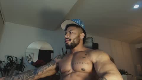 Snapshot of clark_strong chatting on May 1, 10:53 am clark_strong online show from May 1, 10:53 am