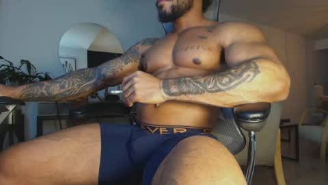 Snapshot of clark_strong chatting on June 1, 11:01 am clark_strong online show from June 1, 11:01 am