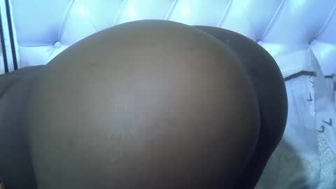 Snapshot of classy_zoey chatting on October 10, 2:10 am classy_zoey online show from October 10, 2:10 am