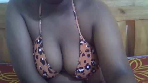 Snapshot of classy_zoey chatting on October 25, 1:40 pm classy_zoey online show from October 25, 1:40 pm