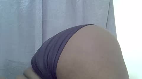 Snapshot of classy_zoey chatting on November 28, 11:40 pm classy_zoey online show from November 28, 11:40 pm