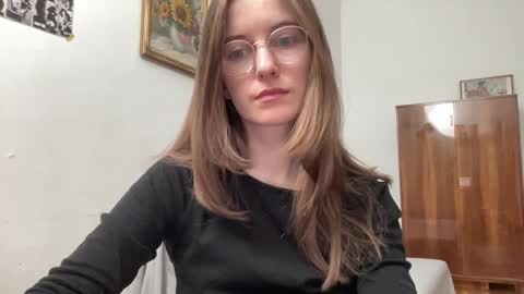 Snapshot of classyandgirly chatting on February 6, 9:28 pm classyandgirly online show from February 6, 9:28 pm