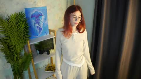 Wendy  DONT FORGET GIVE ME THUMBS UP online show from April 28, 4:12 pm