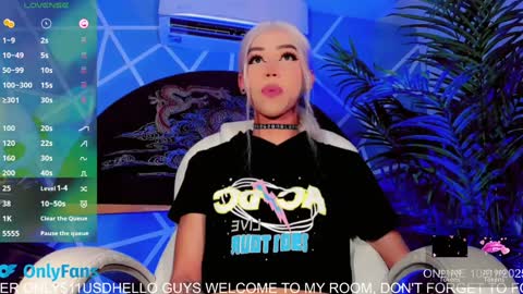 Snapshot of claudia_cooper chatting on January 11, 4:16 am online show from January 11, 4:16 am