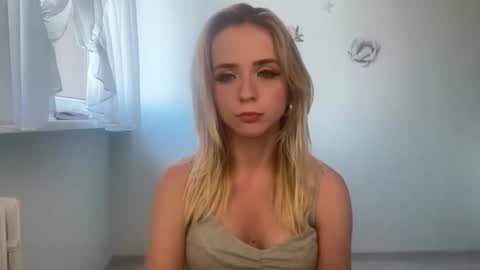 ClaudiaGold online show from September 12, 3:01 pm