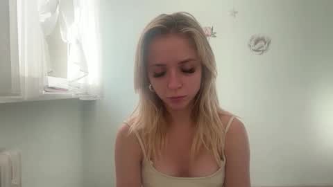 ClaudiaGold online show from September 15, 5:40 am