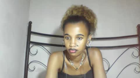 Snapshot of claudiannah chatting on April 24, 8:55 pm claudianne online show from April 24, 8:55 pm