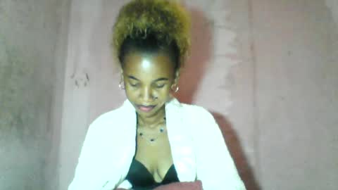 Snapshot of claudiannah chatting on July 22, 4:48 am claudianne online show from July 22, 4:48 am