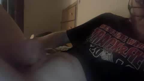 Snapshot of cleatus27 chatting on May 19, 2:18 am cleatus27 online show from May 19, 2:18 am