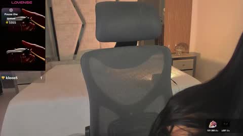 Snapshot of cleeoadams_ chatting on October 3, 5:26 am Cleo Adams online show from October 3, 5:26 am