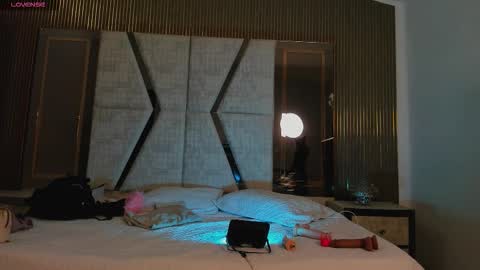 Snapshot of cleeoadams_ chatting on October 12, 4:11 am Cleo Adams online show from October 12, 4:11 am