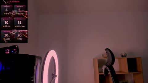 Snapshot of cleeoadams_ chatting on November 4, 4:44 am Cleo Adams online show from November 4, 4:44 am