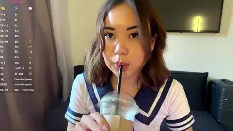Lili online show from July 31, 1:10 pm