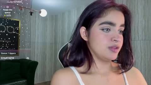 Snapshot of clementine_t chatting on September 13, 2:44 am Clementine online show from September 13, 2:44 am