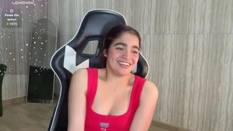 Snapshot of clementine_t chatting on September 18, 2:57 am Clementine online show from September 18, 2:57 am