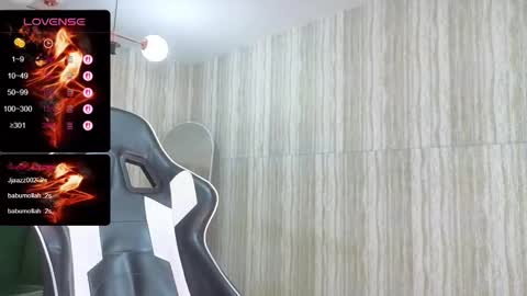 Snapshot of clementine_t chatting on September 27, 2:55 pm Clementine online show from September 27, 2:55 pm