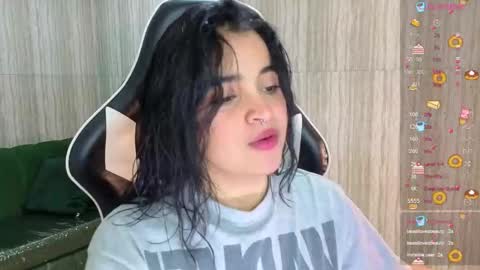 Snapshot of clementine_t chatting on October 25, 12:23 pm Clementine online show from October 25, 12:23 pm